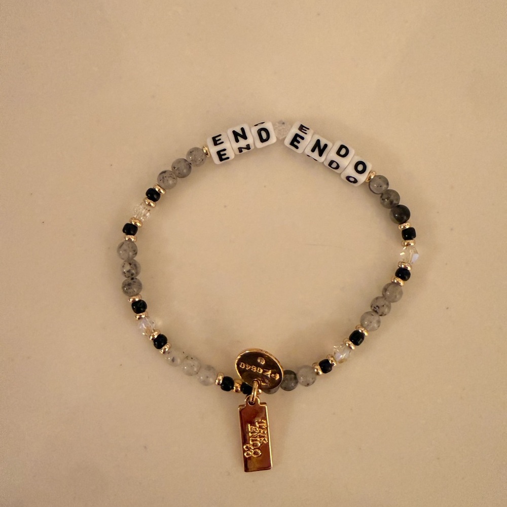 Elegant Beaded Bracelet with Gold Accents